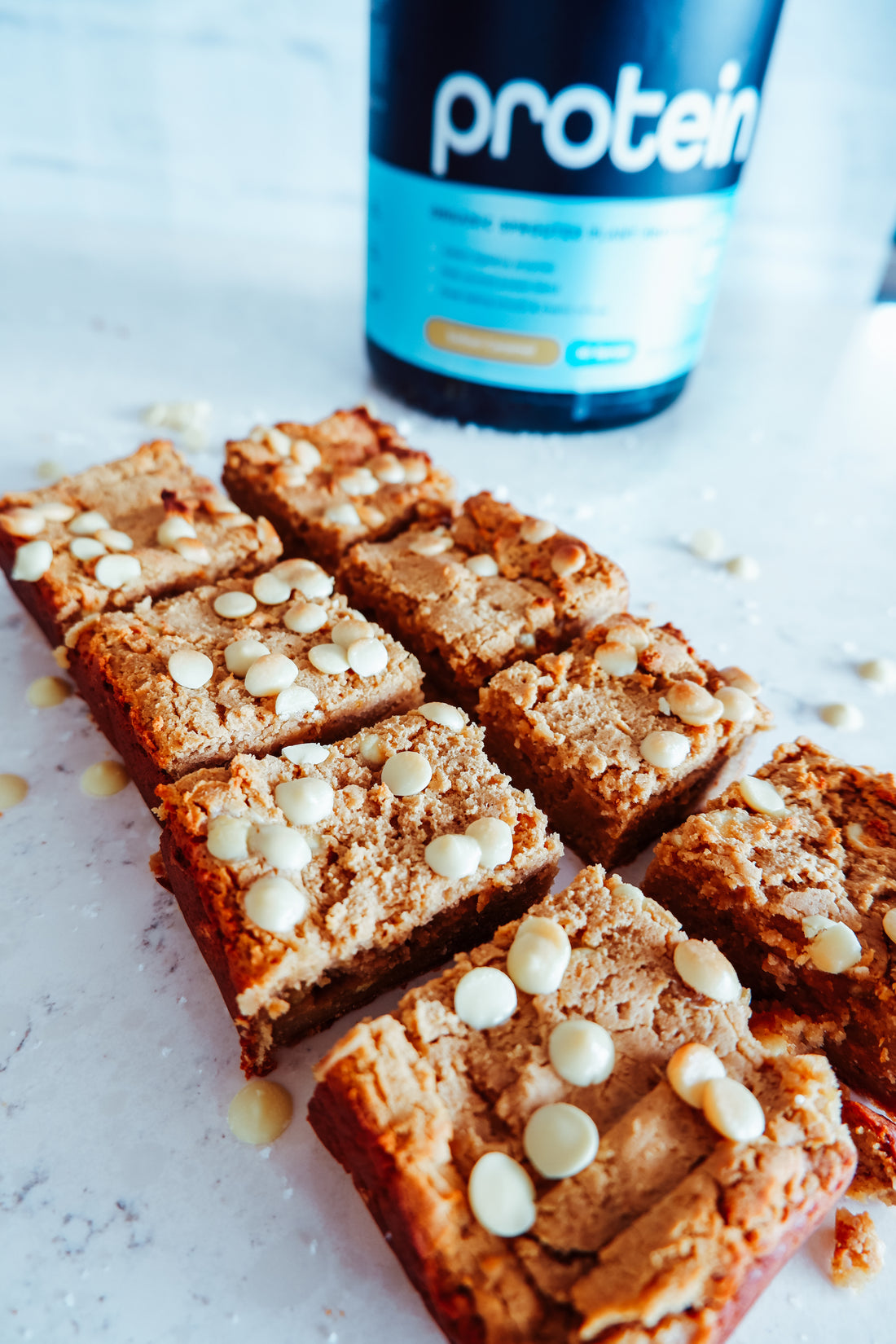 SALTED CARAMEL PROTEIN BLONDIES